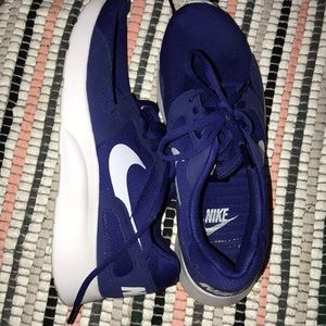 Nike roshe running shoes